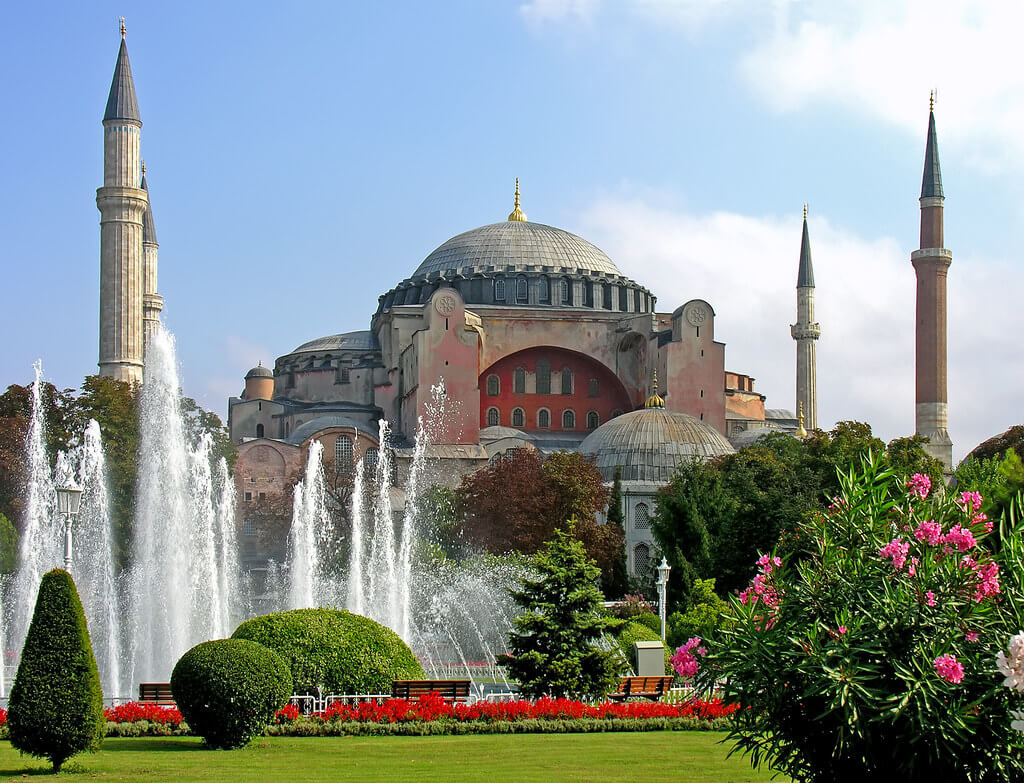 10 أماكن يُنصح بزيارتها حين تأتي إلى تركيا