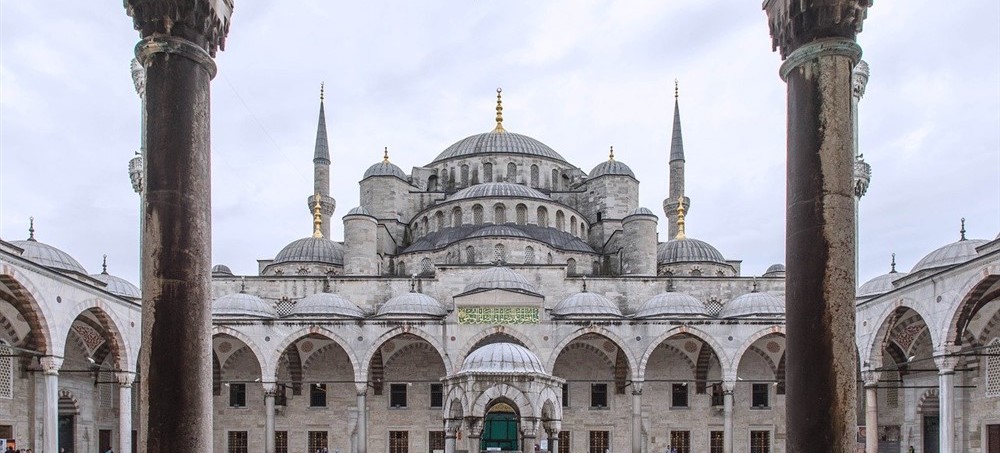 参观伊斯坦布尔的蓝色清真寺