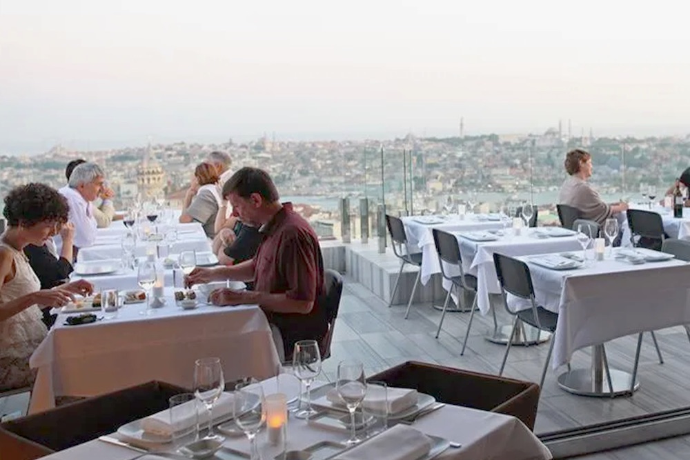 10 лучших видов Стамбула из ресторанов, отмеченных Мишлен