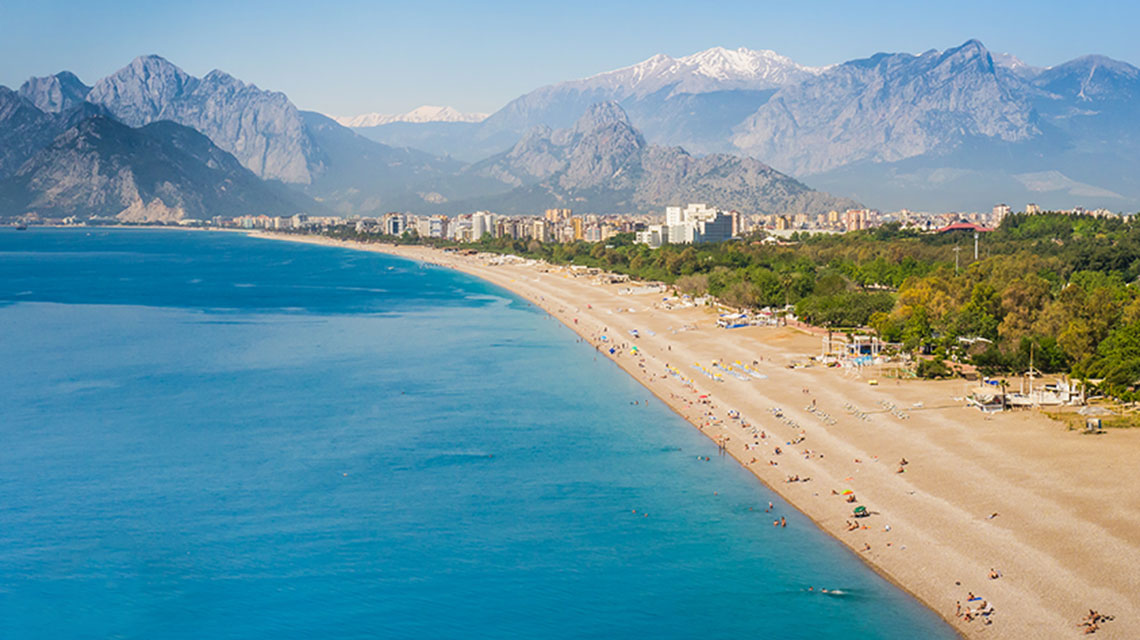 Why Now is the Best Time for Brits to Think About Retiring in Turkey