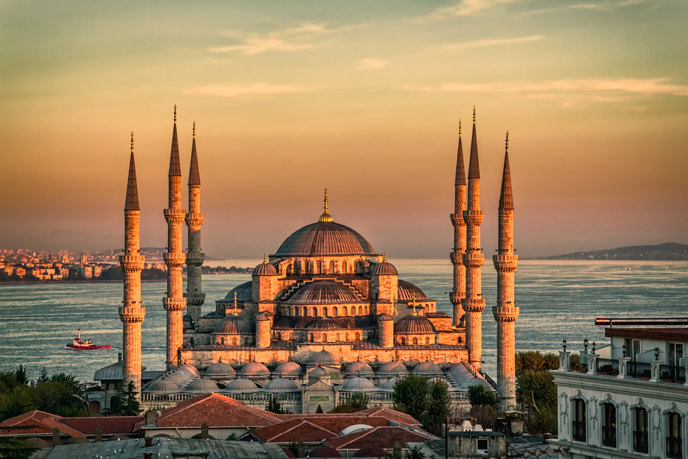 神圣的建筑：伊斯坦布尔的蓝色清真寺和圣索菲亚大教堂