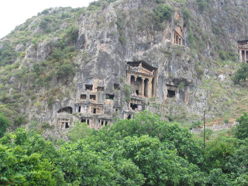 نتيجة بحث الصور عن المقابر الصخرية الشهيرة فتحية تركيا