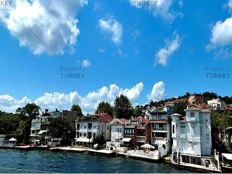 House in Istanbul Yenikoy at Bosporus seafront