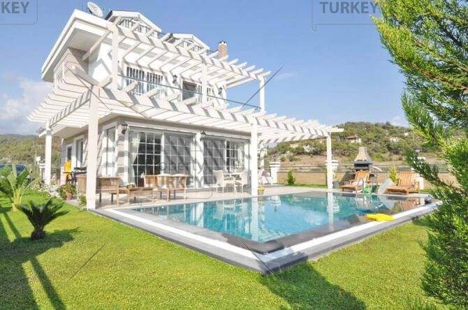 Beautiful Calis Beach home ideal for year round living