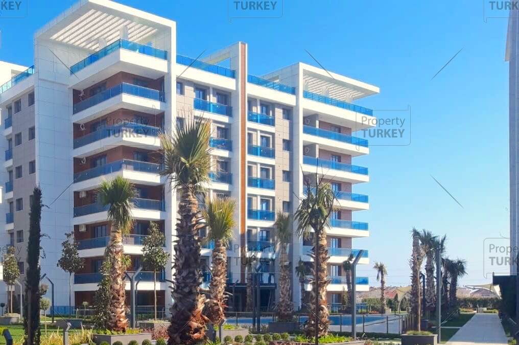 Family homes in Istanbul five minutes walk to seafront