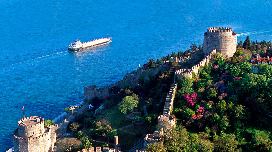 博斯普鲁斯海峡，伊斯坦布尔