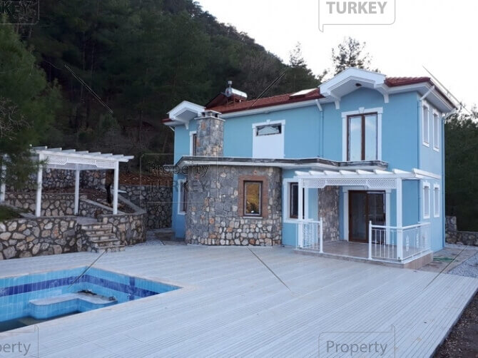 Residence with private pool for sale in Uzumlu